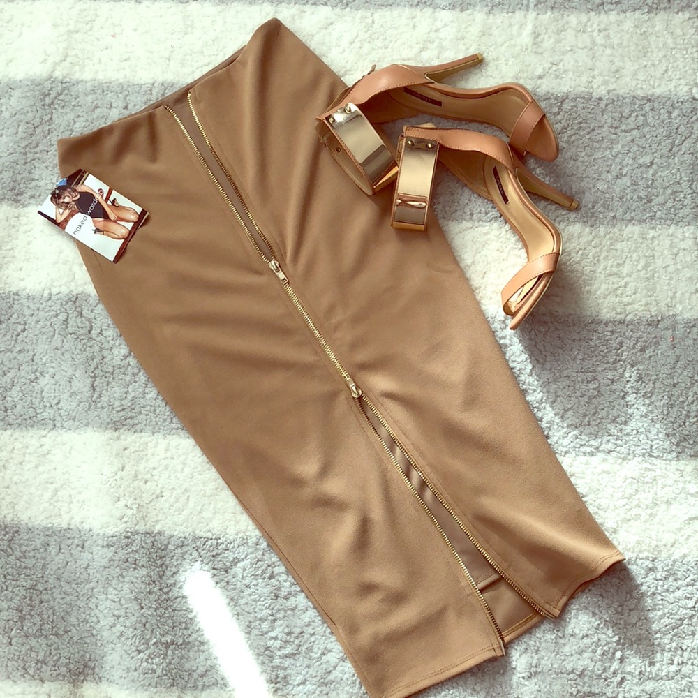 Sexy pencil skirt! Naked Wadrobe